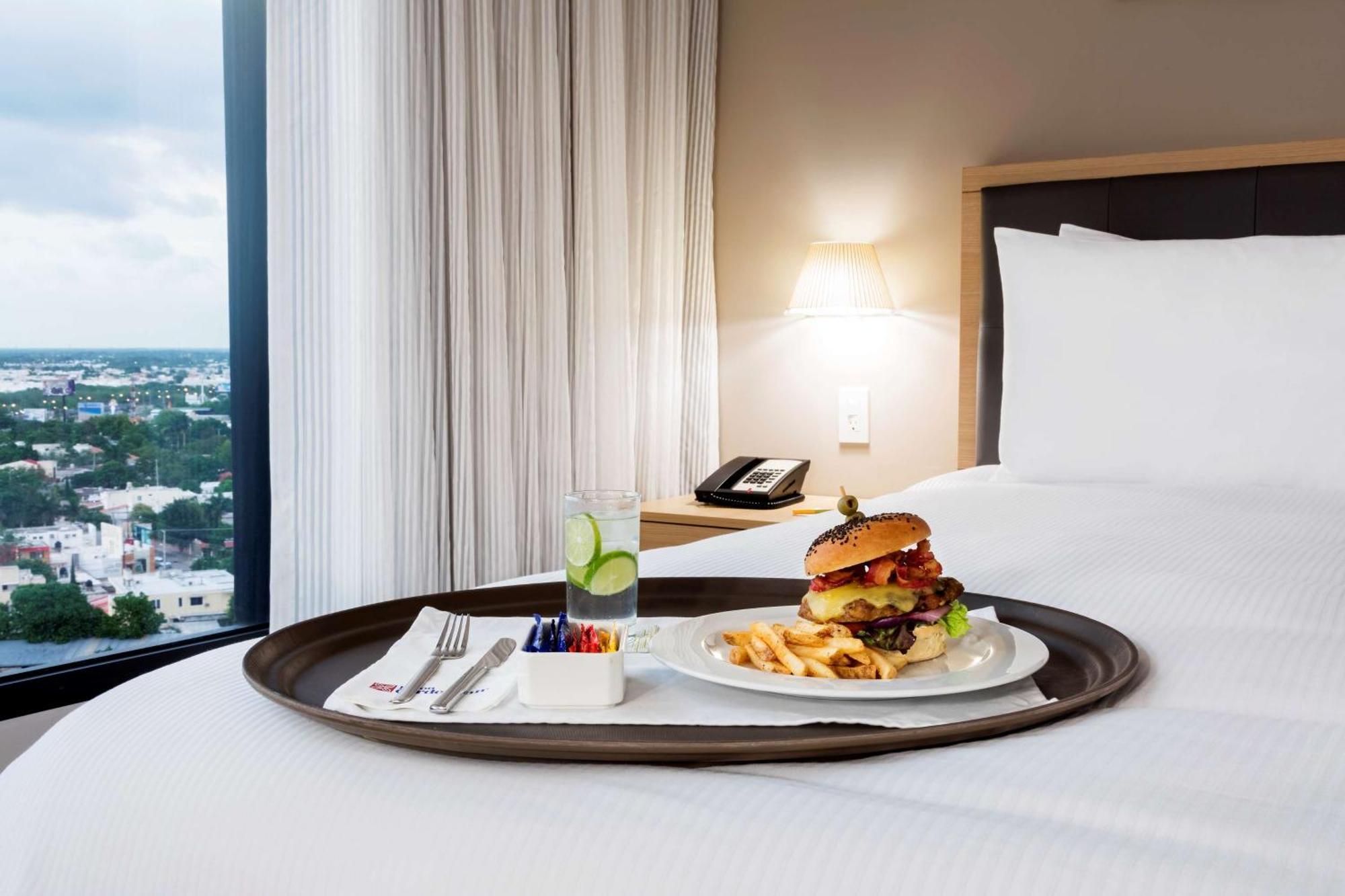 Hilton Garden Inn Merida Mérida Exterior foto